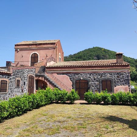 Case Gemmellaro - Family&Friends Nicolosi Exterior foto